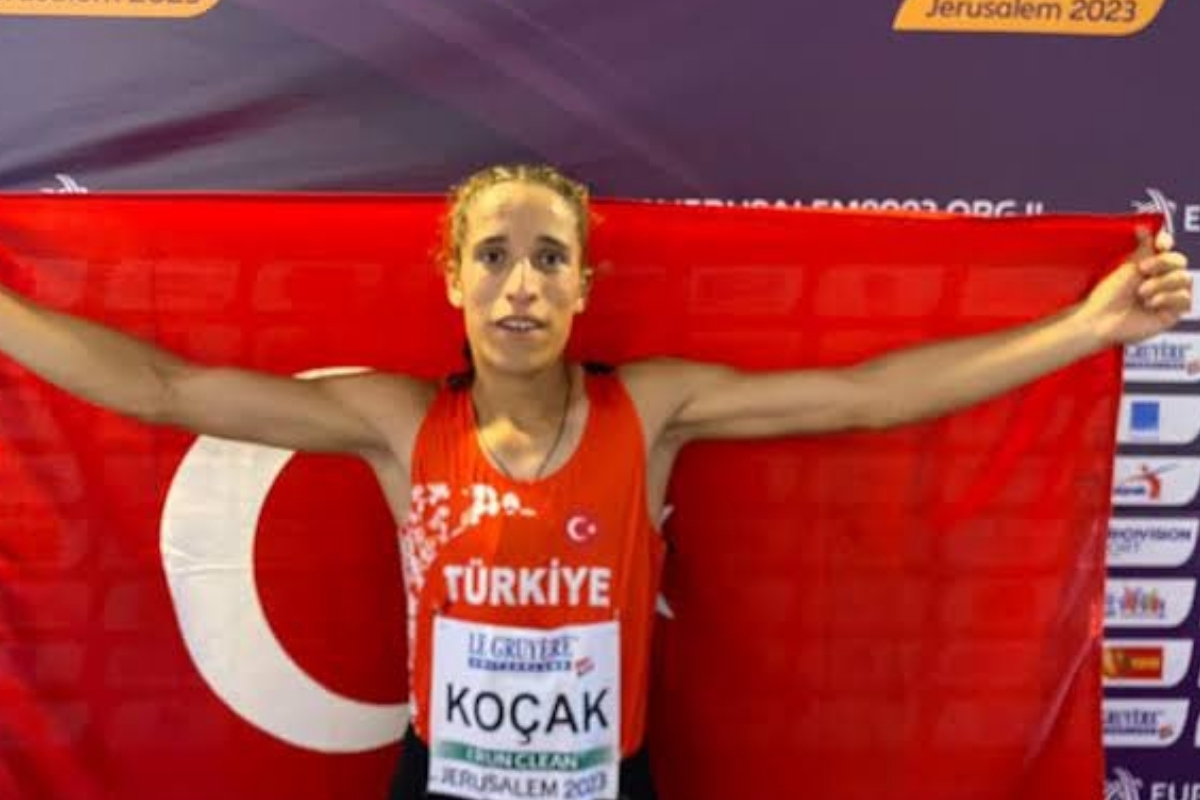 Milli atlet Dilek Koçak, 1500 metrede 23 yaş altı Türkiye rekoru kırdı