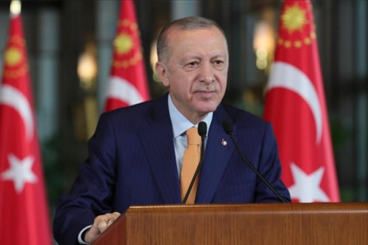 Cumhurbaşkanı Erdoğan'dan A Milli Futbol Takımı'na tebrik