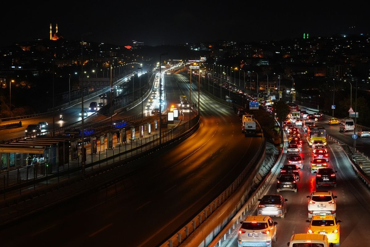 Haliç'teki orta köprünün Kadıköy istikameti trafiğe kapatıldı