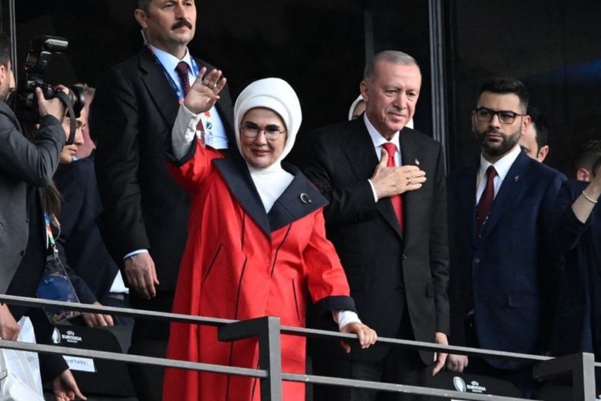 Cumhurbaşkanı Erdoğan, Türkiye-Hollanda futbol maçını izlemek üzere Almanya'ya gitti