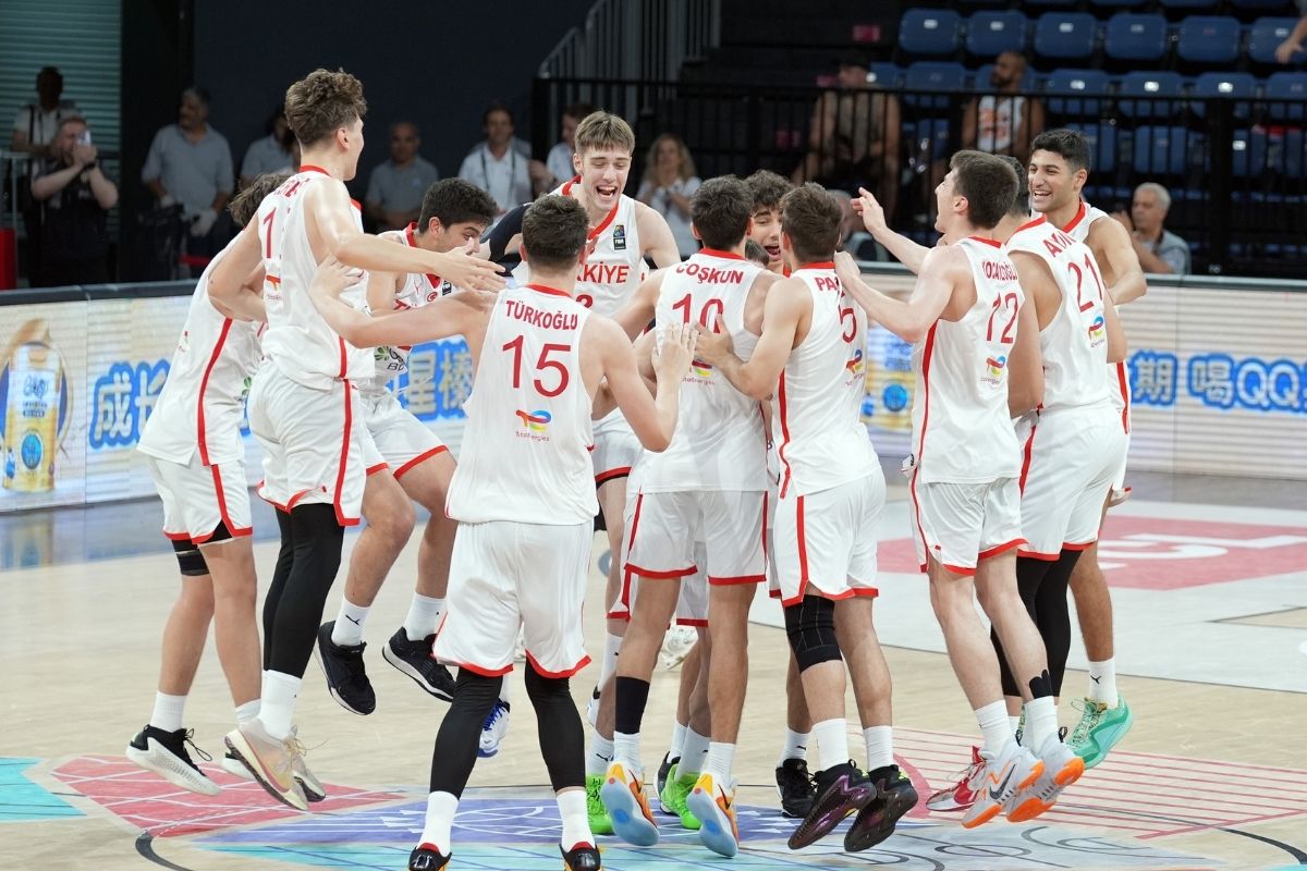 U17 Erkek Milli Basketbol Takımı dünya üçüncüsü oldu