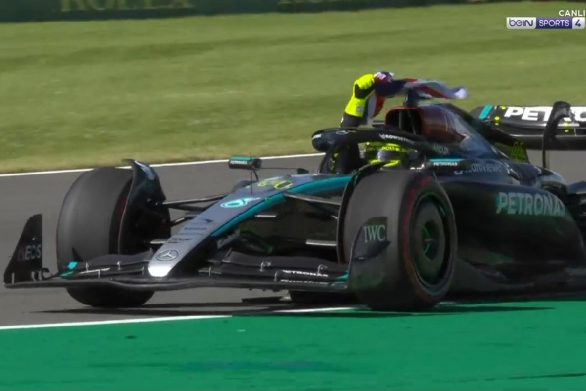 Sir Lewis Hamilton, Büyük Britanya GP'sinde zafere ulaşan isim oldu