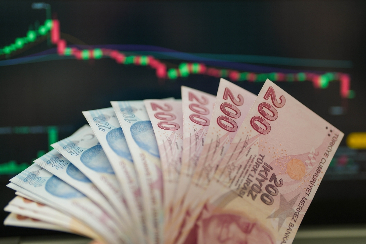 Türk Lirası mevduat enflasyonu yenemedi