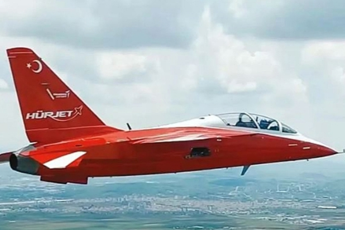 HÜRJET 30 bin feet irtifada 0.9 mach hıza ulaştı