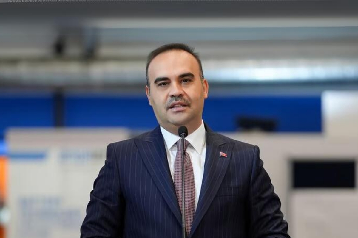 Bakan Kacır, Renault Grup Global CEO'su ile bir araya geldi