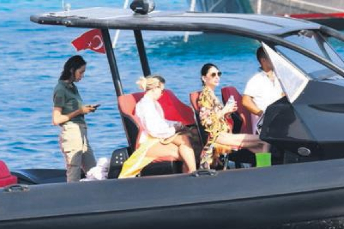 Sosyetik isim Süreyya Yalçın Bodrum tatiline başladı