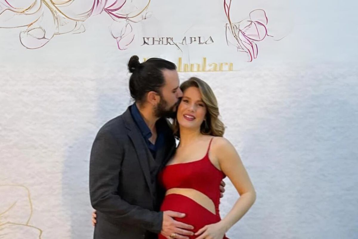 Burcu Biricik doğum yaptı, kızını kucağına aldı