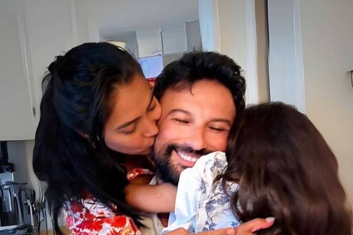 Tarkan’dan aile kucaklaşması