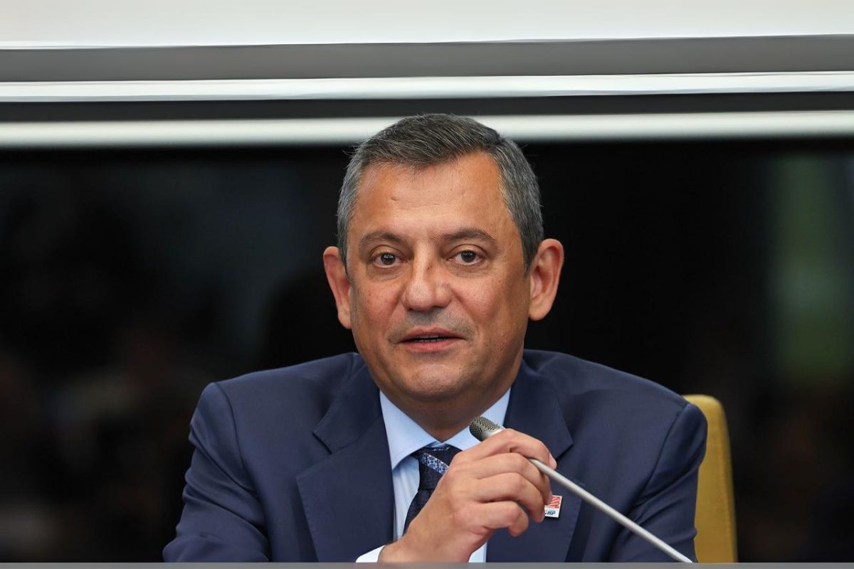 Özgür Özel: Yapılan zam emekliyle alay etmektir