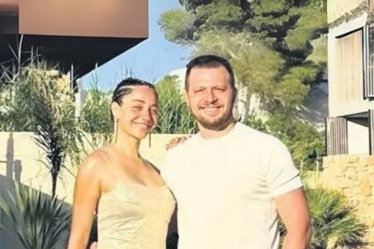 Kızılcık Şerbeti'nin Görkem'i Özge Özacar İbiza'da ilan-ı aşk etti