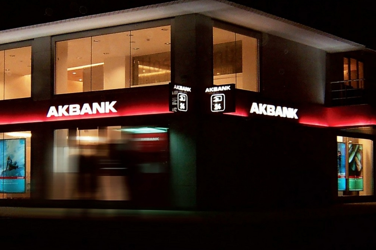 Akbank üç ödülün de sahibi oldu