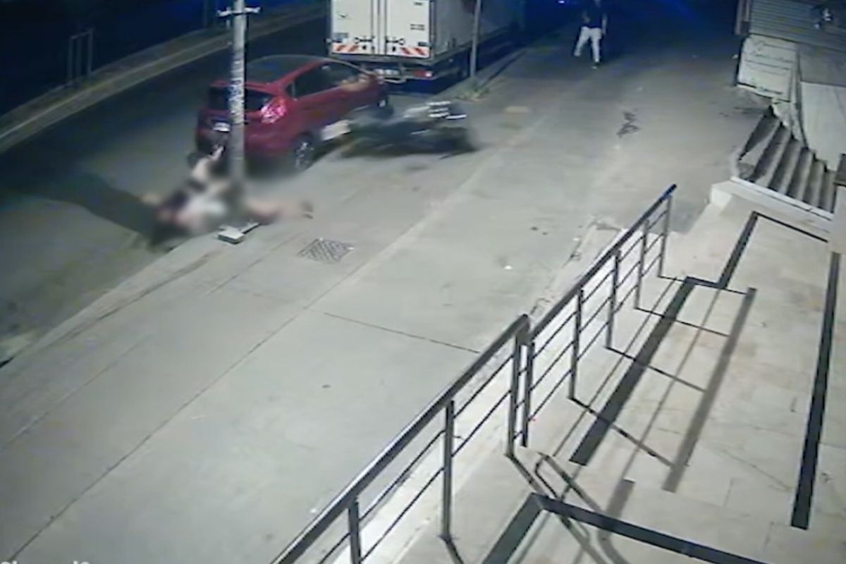 Esenyurt'ta ölümle sonuçlanan motosiklet kazası güvenlik kameralarına yansıdı