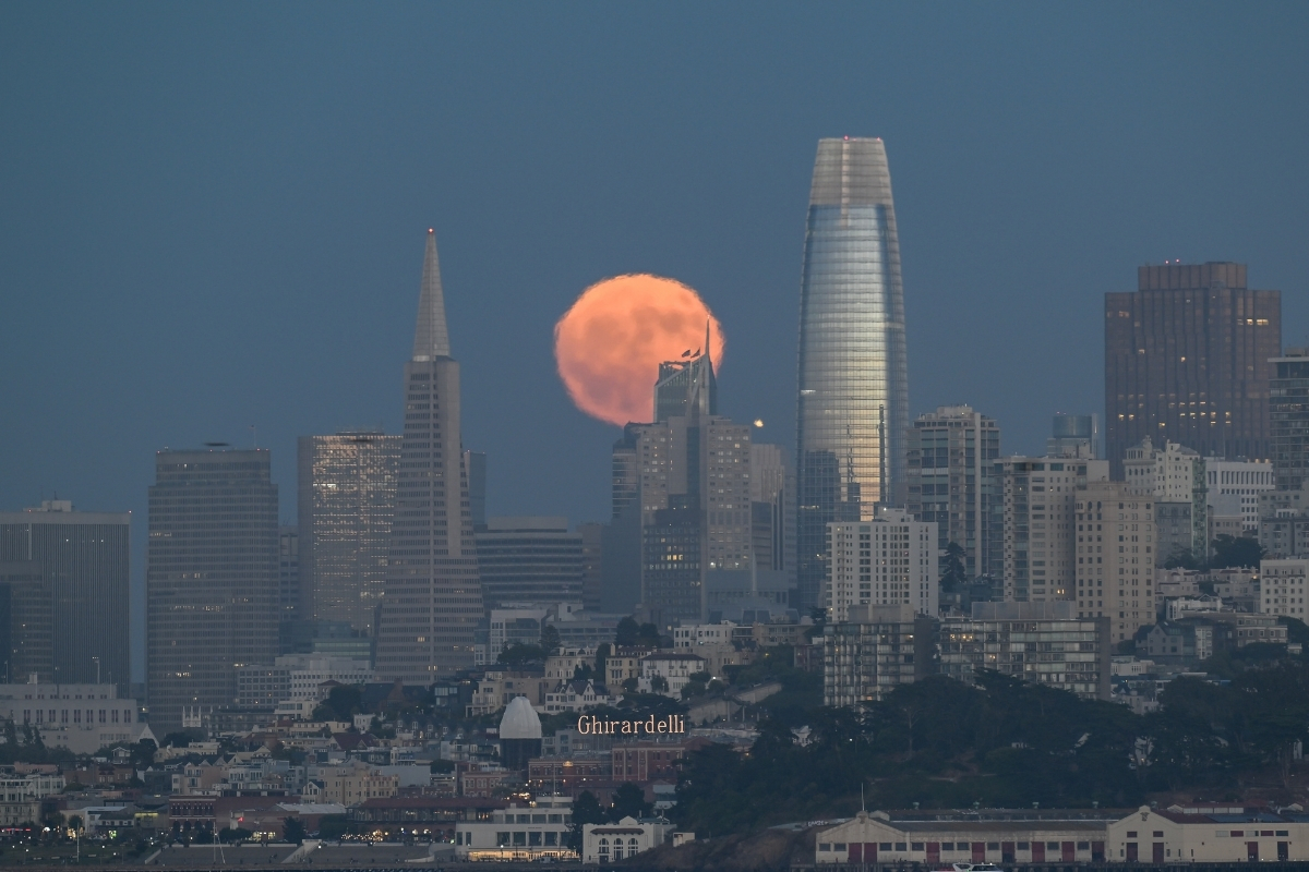 San Francisco'da "Geyik Dolunayı" böyle görüntülendi