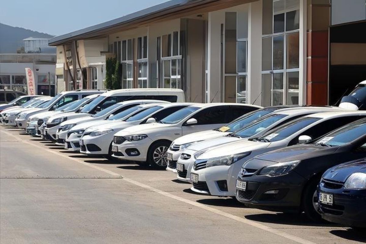 Otomobilde reel satış fiyatları 12 aydır düşüşte