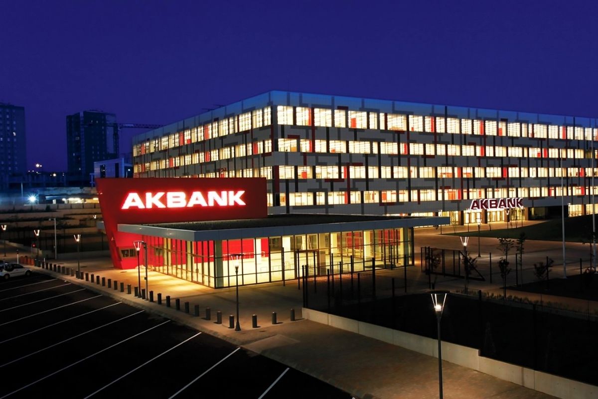 Akbank 2. çeyrekte 10,92 milyar TL net kâr elde etti