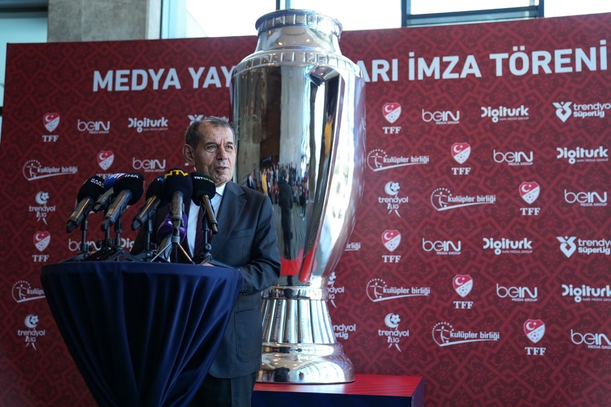 Galatasaray Başkanı Dursun Özbek'ten transfer açıklaması