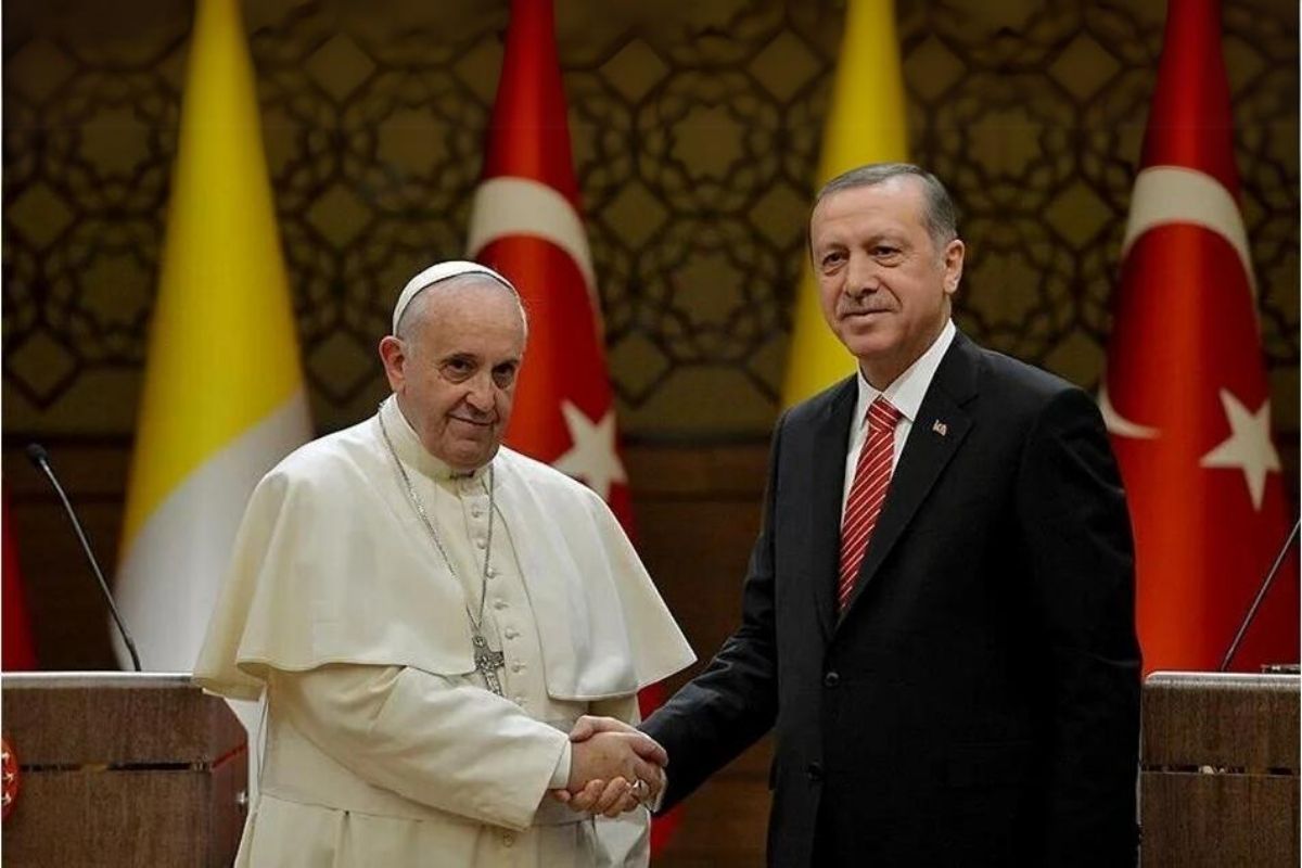 Cumhurbaşkanı Erdoğan Papa Francis ile görüştü, Olimpiyat Açılış Töreni'ni eleştirdi