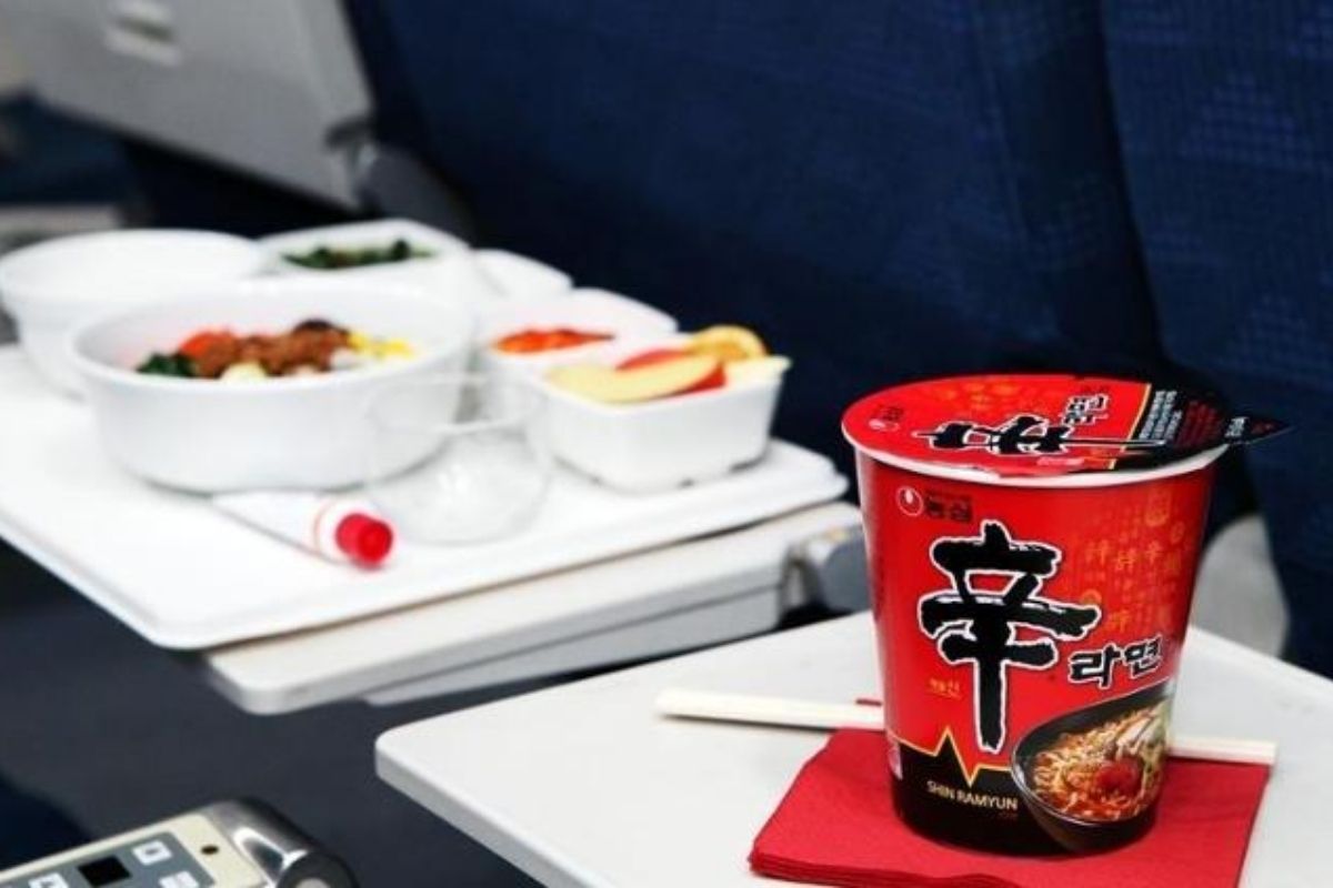 Korean Air'den türbülans nedeniyle "noodle" kararı