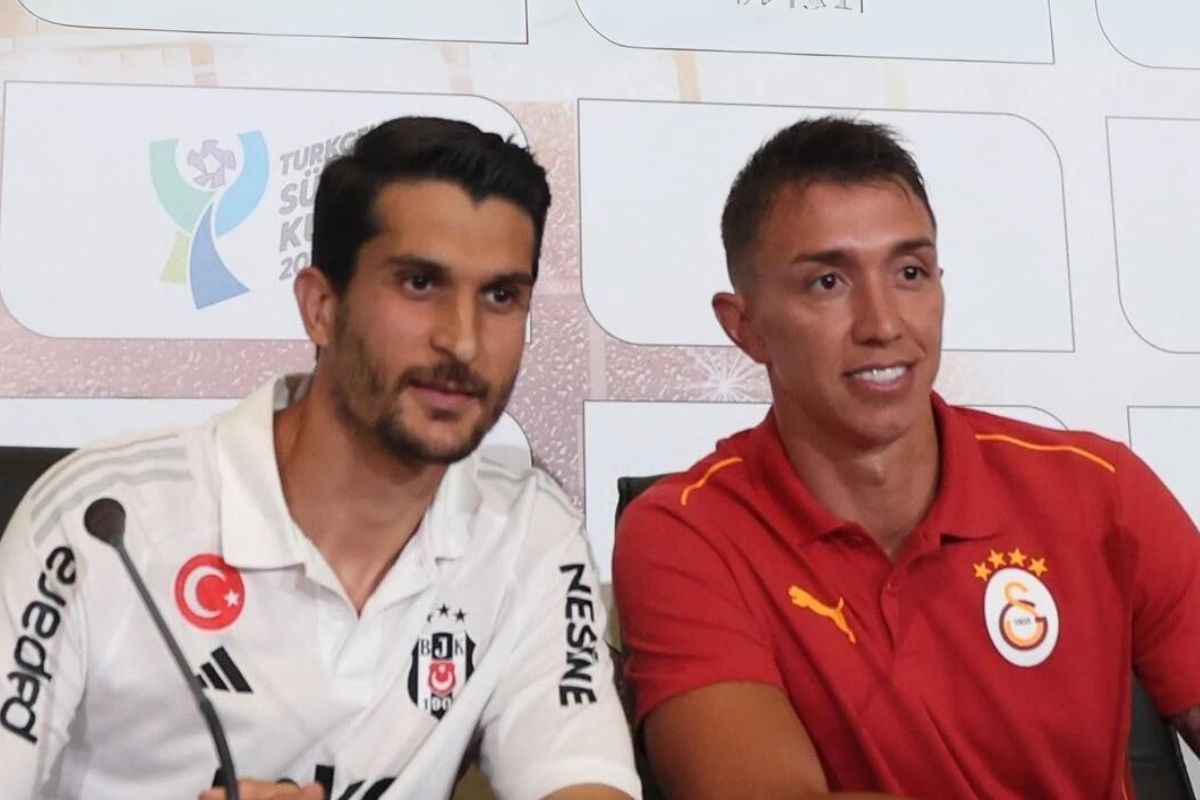 Necip ve Muslera arasında güldüren diyalog