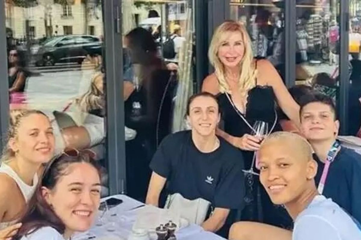Ebrar Karakurt, Seda Sayan'ı etiketleyip paylaştı