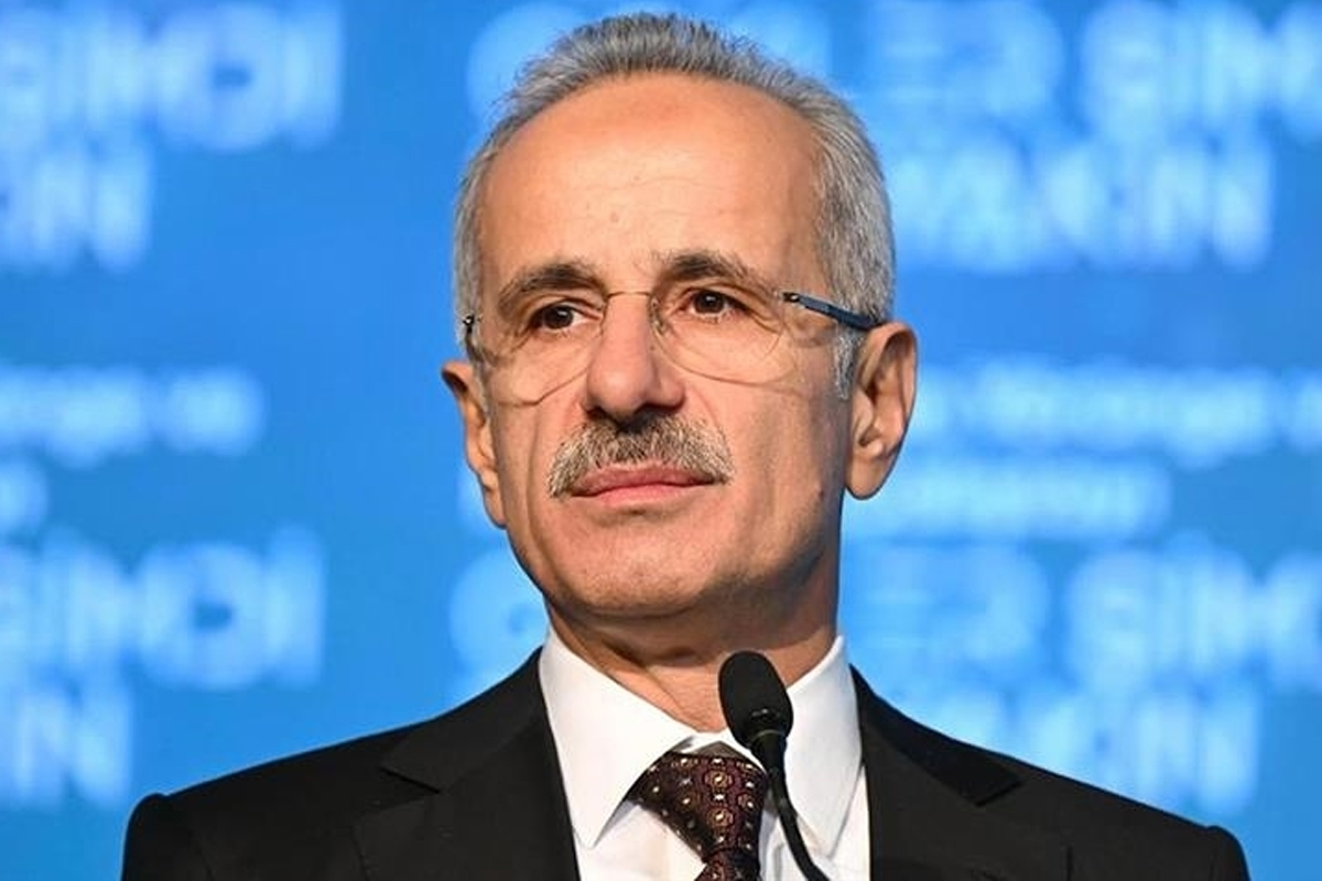 Bakan Uraloğlu: Biz sadece hizmete dayalı siyasetle başarılı olsaydık, şu anda Türkiye'de seçimlerinde her tarafı siler süpürürdük