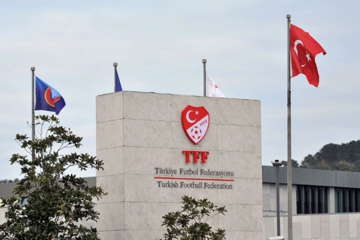 Aralarında Yargıtay Cumhuriyet Başsavcıvekili'nin de olduğu 4 Yargıtay üyesi TFF’den istifa etti