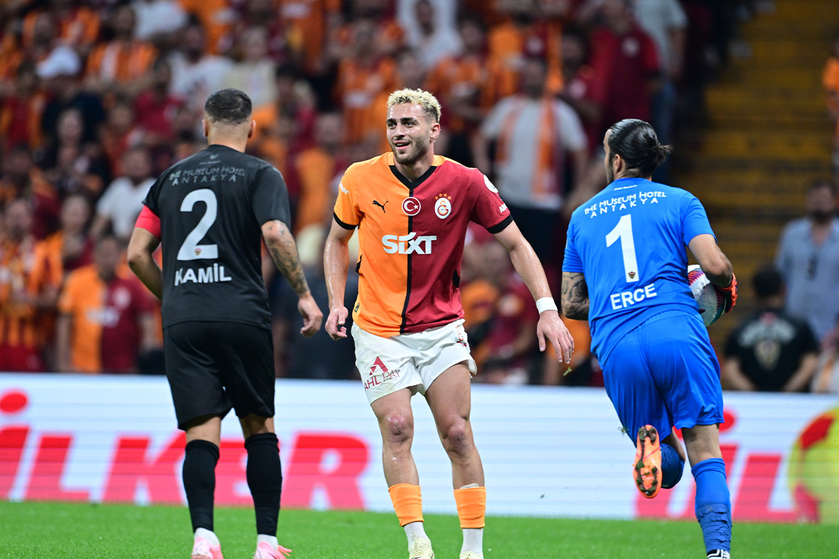 Galatasaray kazanarak başladı