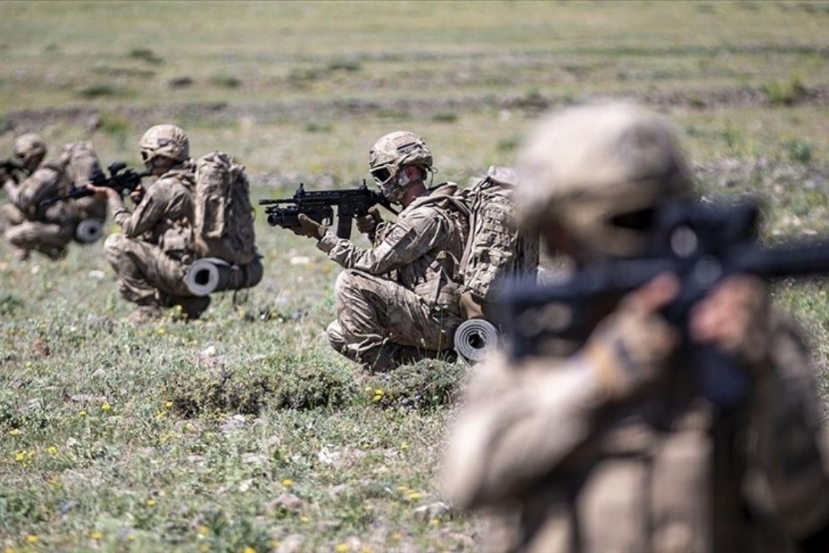 12 PKK/YPG'li terörist etkisiz hale getirildi