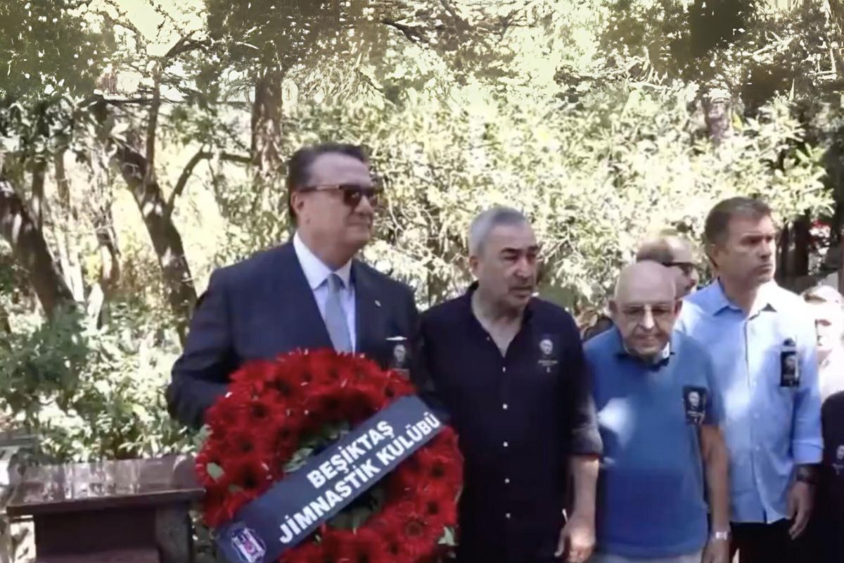 Beşiktaş Başkanı Hasan Arat, Ali Sami Yen'in mezarını ziyaret etti: Büyükler bizim için kıymetlidir