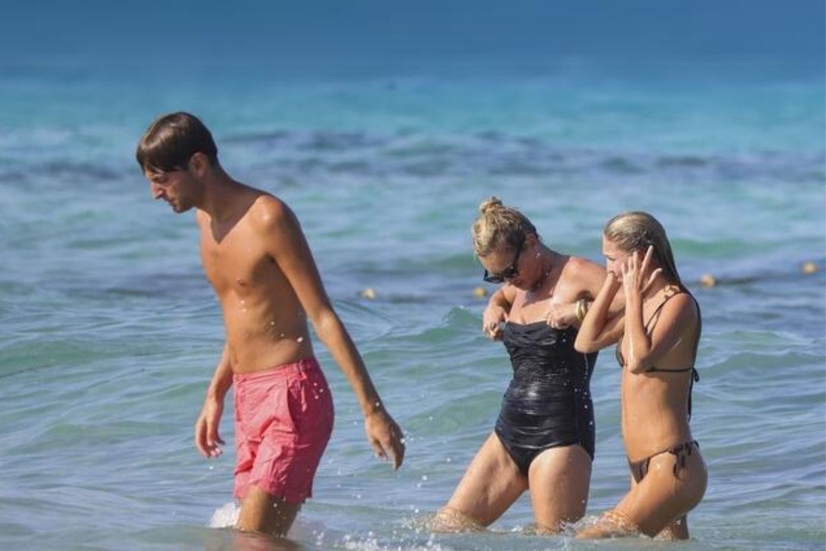 Kate Moss ve kızı Lila'nın İbiza tatilinden yeni kareler