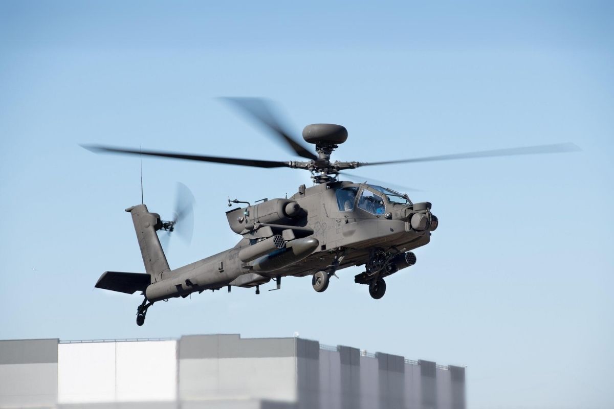 Polonya, ABD'den 96 Apache saldırı helikopteri alacak