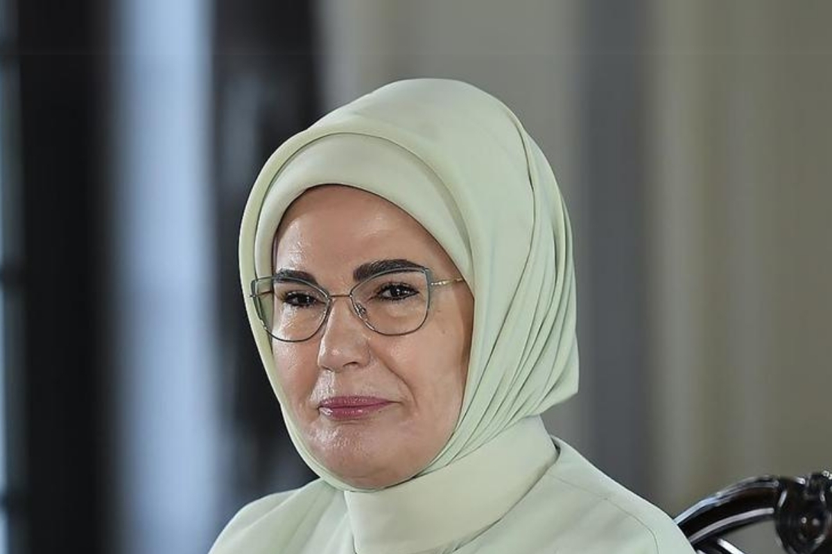 Emine Erdoğan AK Parti'nin 23'üncü yaşını kutladı