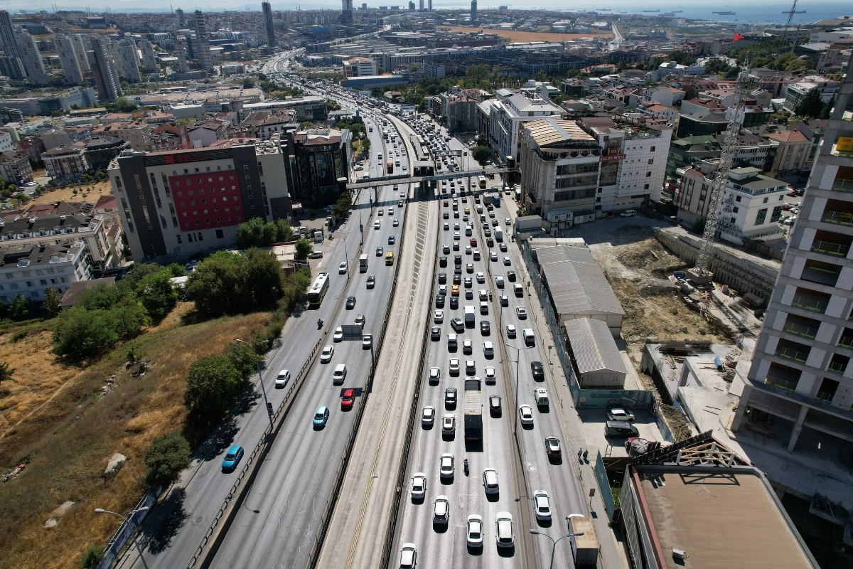 E-5'te 45 gün "beyaz yol" çalışması var