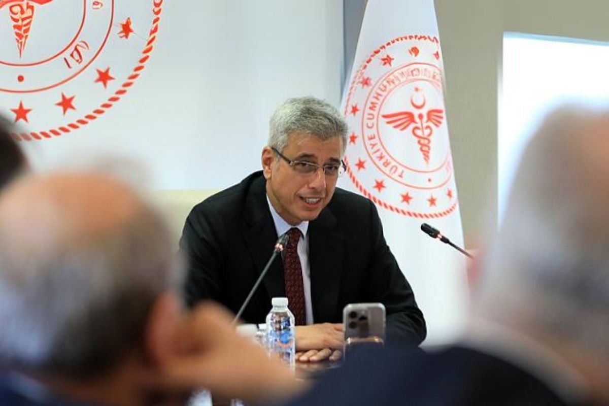 Sağlık Bakanı Memişoğlu: Maymun çiçeği ve Kovid-19'u takip ediyoruz
