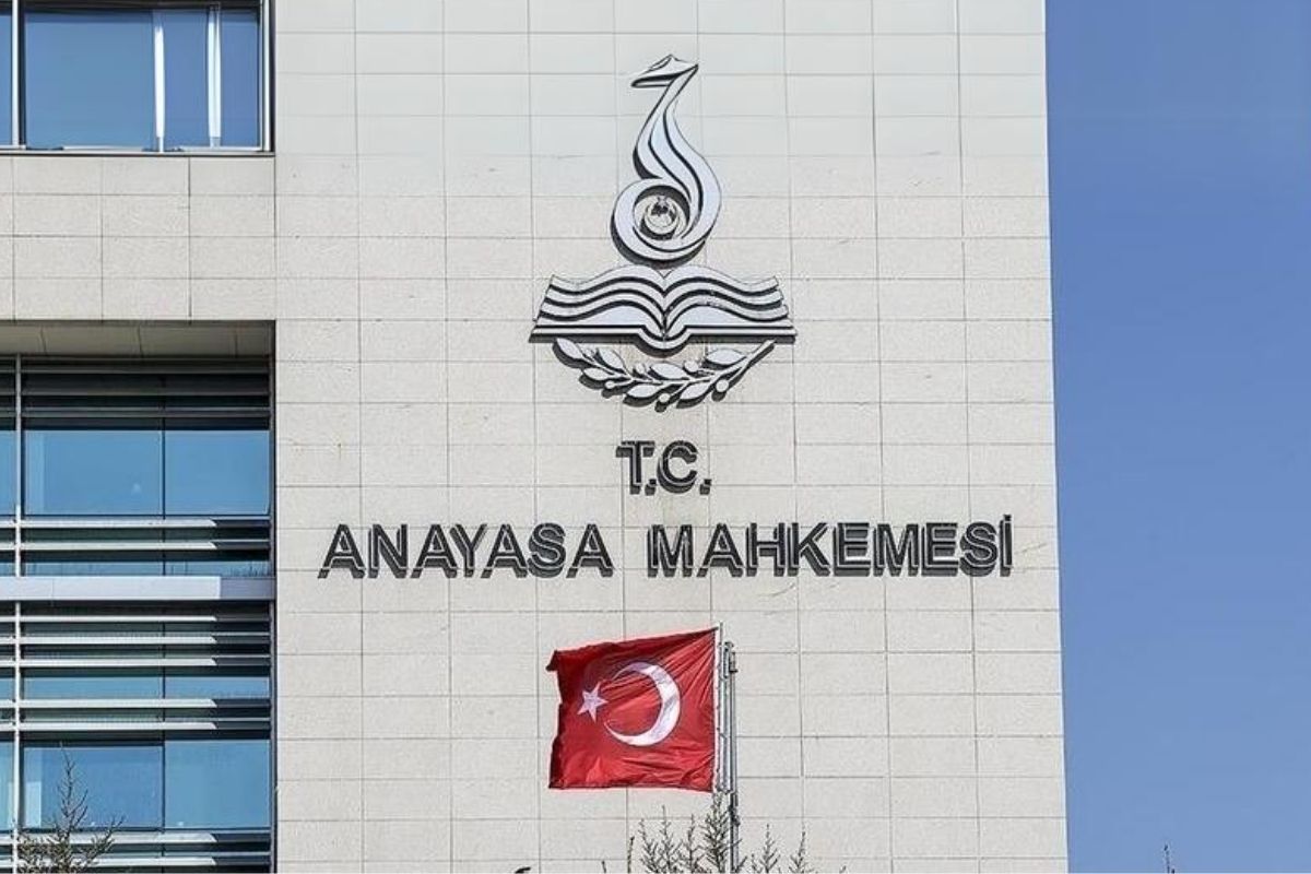 CHP, sokak hayvanları yasasının iptali için AYM'ye başvurdu