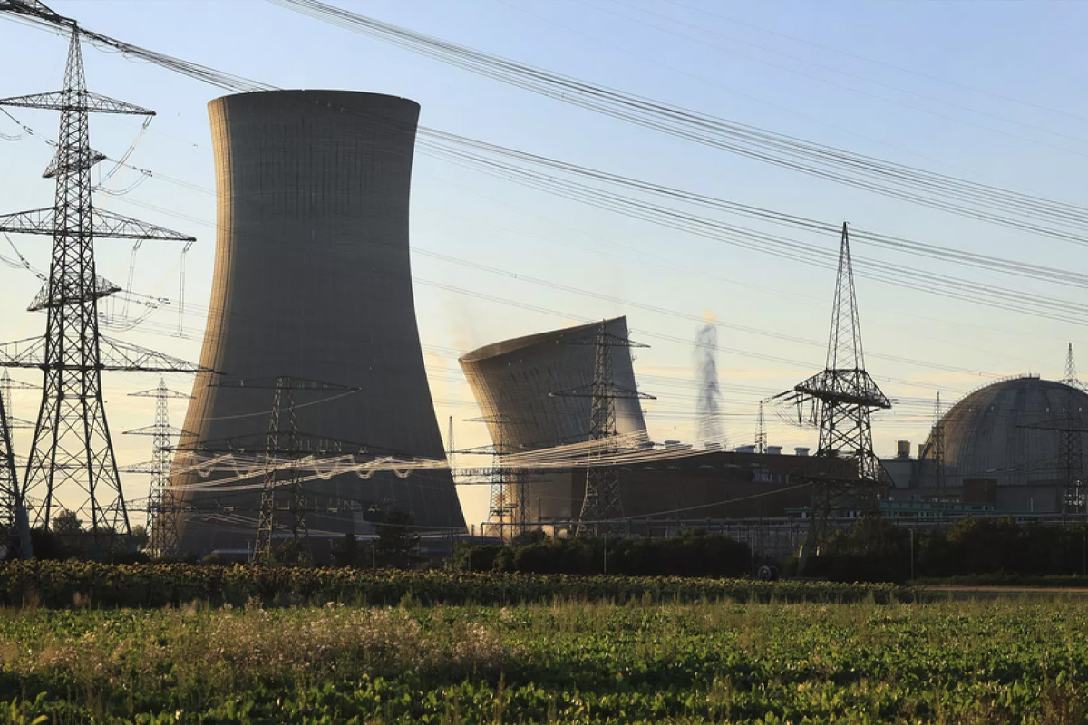 Almanya'da 2015 yılında kapatılan nükleer enerji santrali yıkıldı
