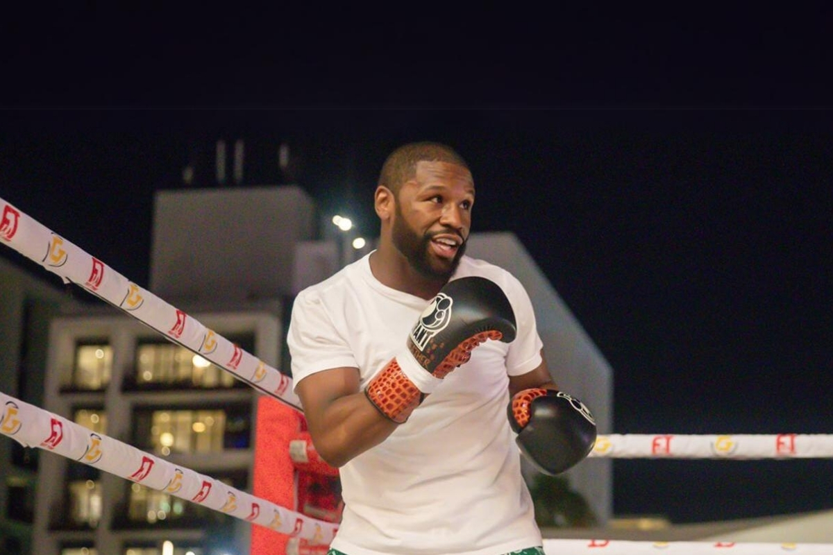 Dünyaca ünlü boksör Floyd Mayweather'dan halka açık antrenman