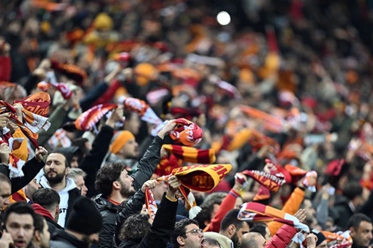 Galatasaray'dan karaborsa bilet iddiaları hakkında açıklama: Eleştiriler sınırını aştı