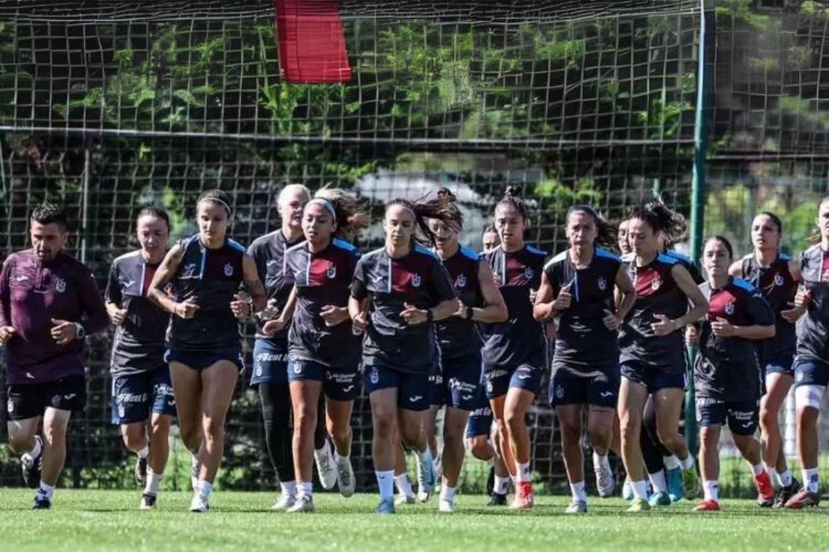 Petrol Ofisi, Trabzonspor Kadın Futbol Takımı'na isim sponsoru oldu