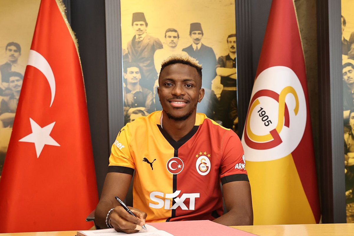 Galatasaray, Victor Osimhen transferini maskeli baloyla duyurdu