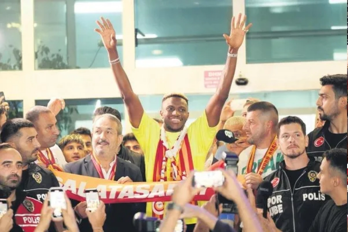 Galatasaray’ın Osimhen’i transferi dünya manşetlerinde