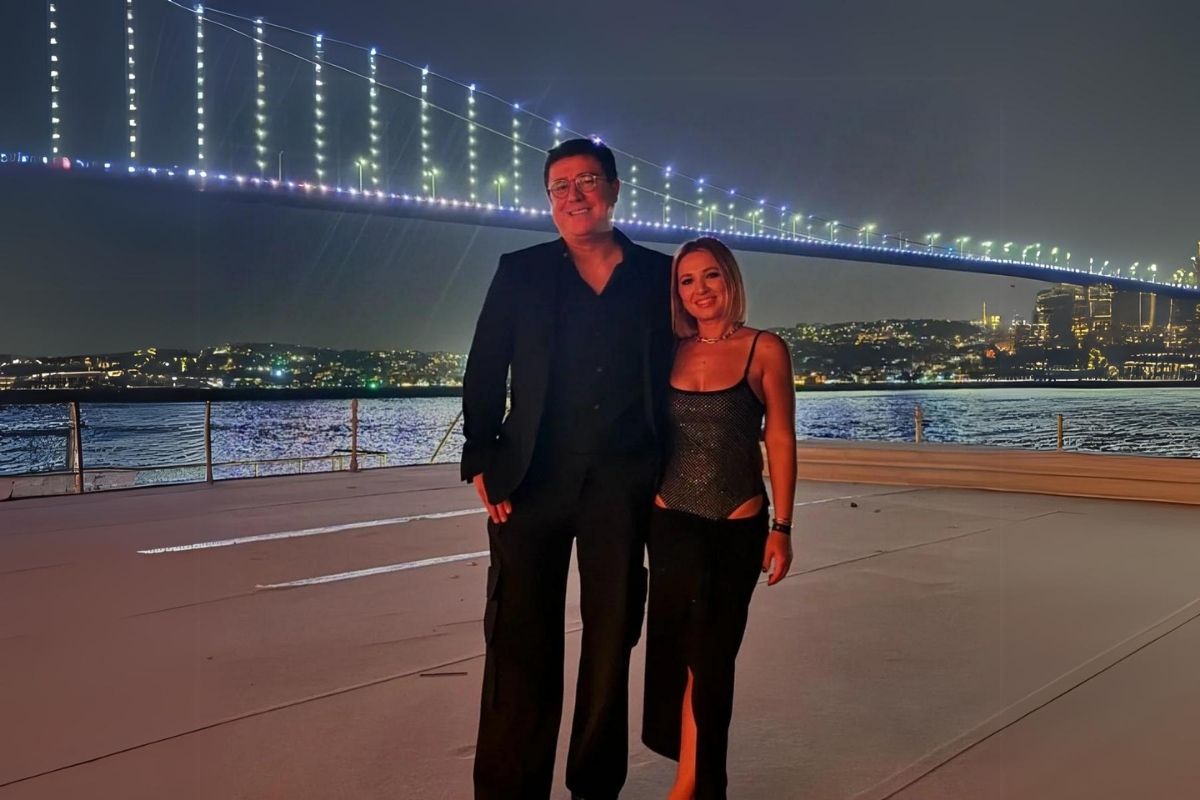 Acun Ilıcalı’nın düğününe katılan genç çiftin kıyafetine eleştiri yağdı