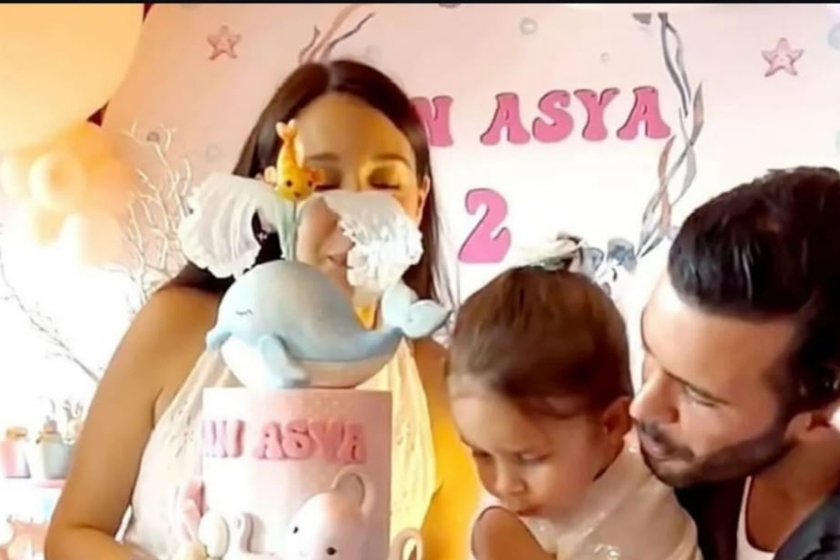 Barış Arduç ve Gupse Özay'dan kızlarına doğum günü sürprizi