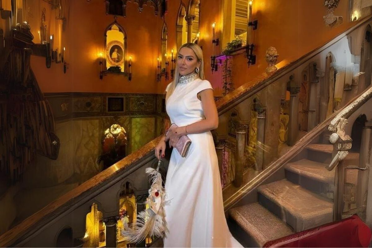 Hadise’den gizemli Venedik pozları