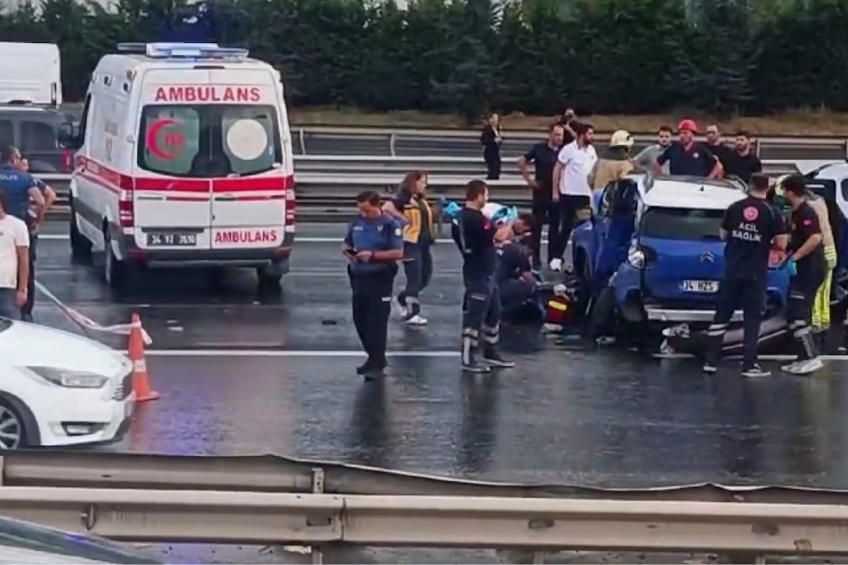 İstanbul'da TEM'de zincirleme kaza: Ölü ve yaralılar var