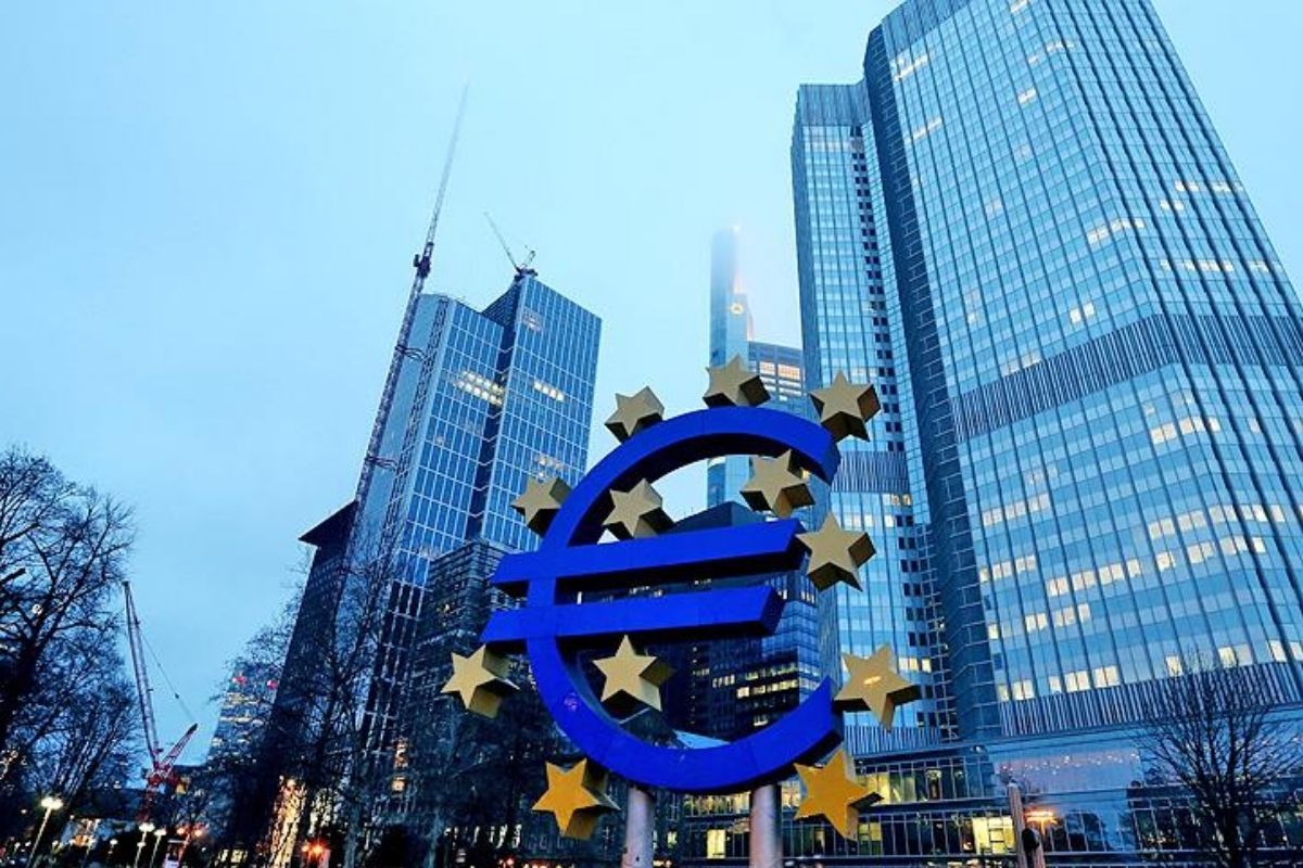 Euro Bölgesi'nde imalat sanayi eylül ayında düşüş gösterdi