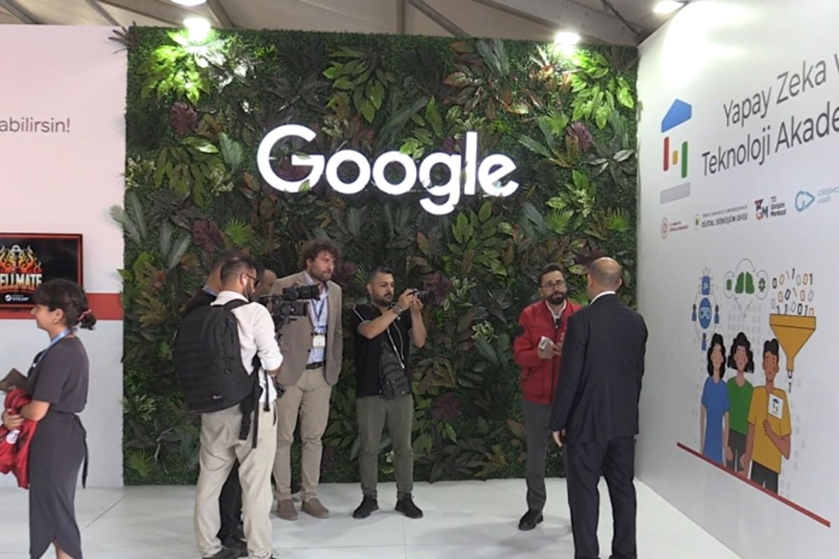 Geleceğin teknolojisi Türkiye'de yetişiyor: TEKNOFEST'te Google Türkiye'den Yapay Zeka ve Teknoloji Akademisi