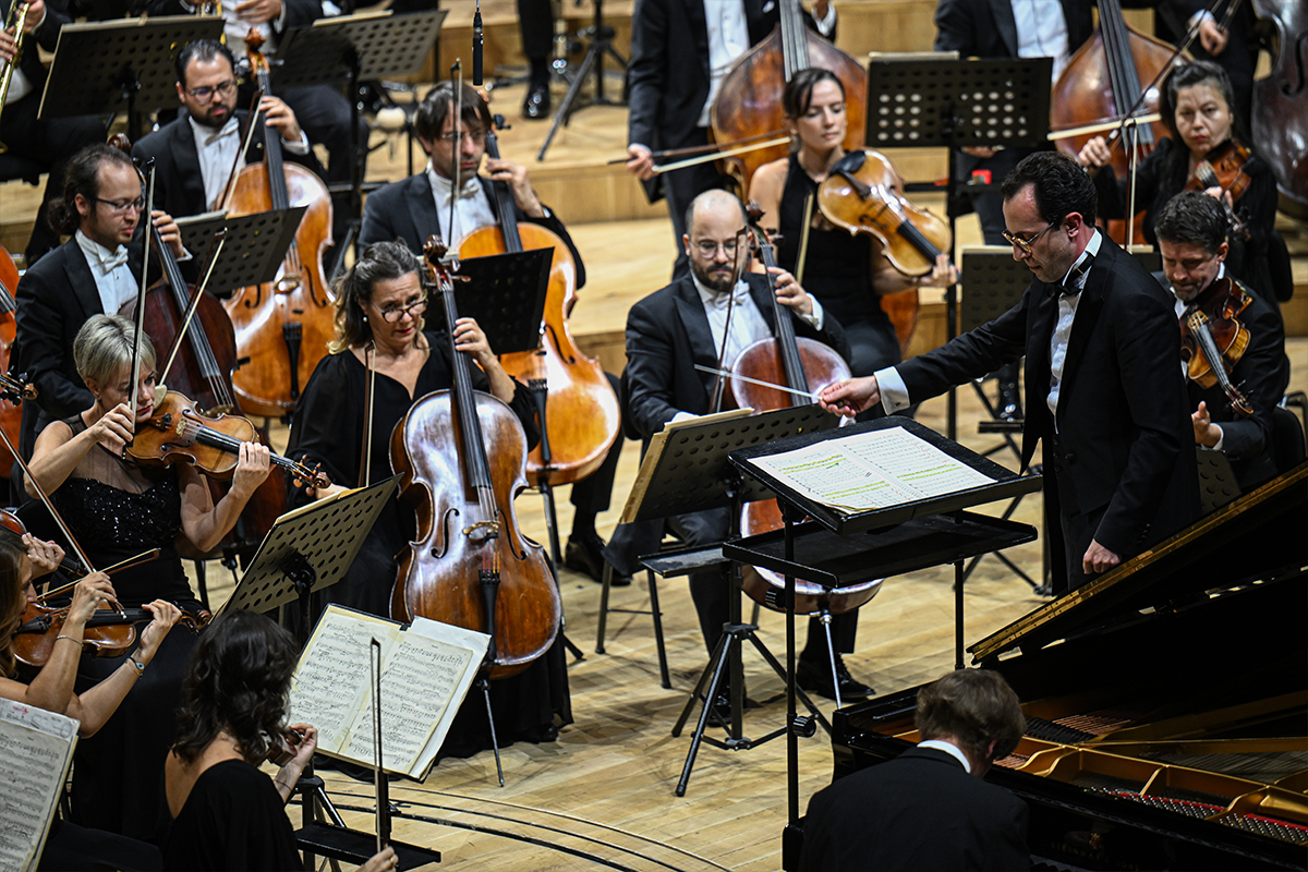 CSO, sezonu Rus piyanist Lugansky ile açtı