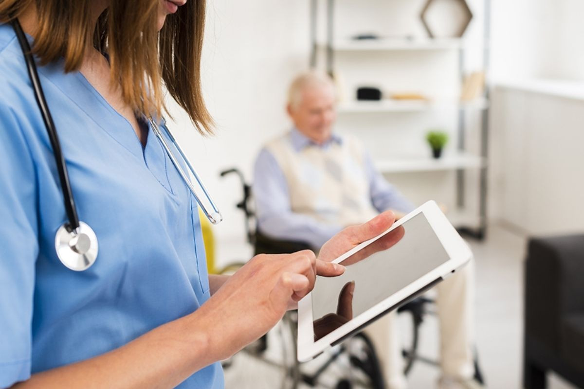 Özel hastanelerde hemşire sıkıntısı had safhada: 30 bini geçti - Patronlar  Dünyası