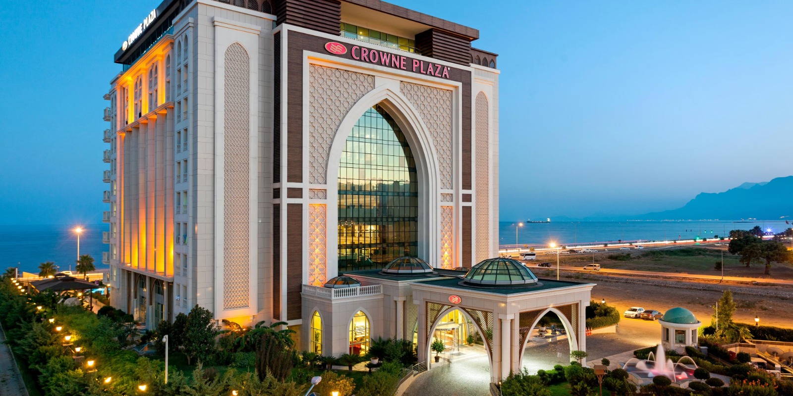 Crowne Plaza Otel’in sahibi Rus iş insanı Arbi Alaudinov, boşanma aşamasındaki eşi ve oğlu arasında 80 milyon euroluk mal kavgası yargıya taşındı